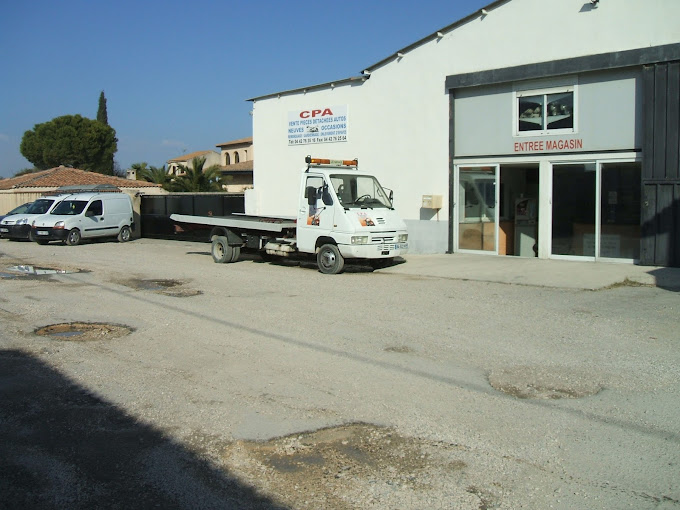 Aperçu des activités de la casse automobile CEDRIC PIECES AUTOS située à CHATEAUNEUF-LES-MARTIGUES (13220)